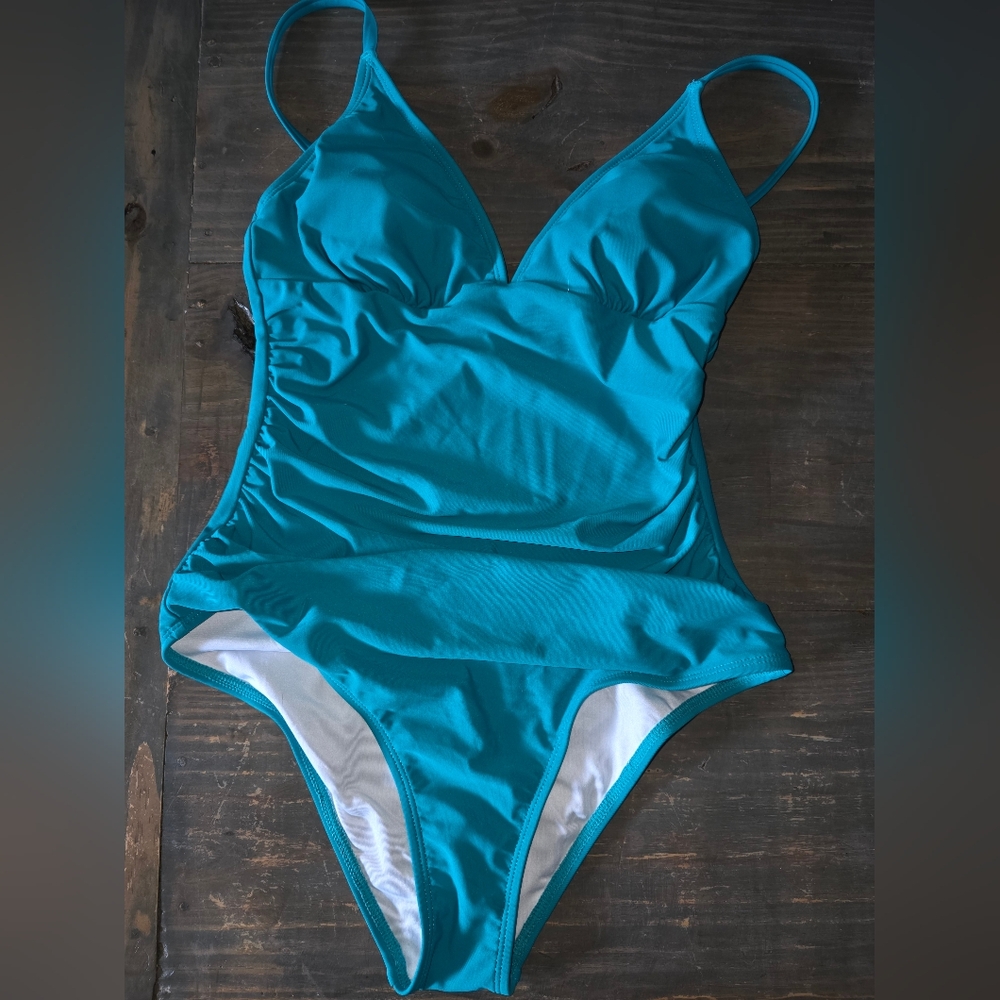 Cupshe Aqua One-Piece Swimsuit Tummy Control New With Tags Small ❤️❤️
